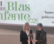La profesora UIM Susana Castillo Ramos-Bossini recibe el Premio Blas Infante por su trabajo de investigación en innovación en la AAPP