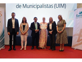 FAMSI reconoce a la UIM en su 25º aniversario por su compromiso con la cooperación desde el ámbito local